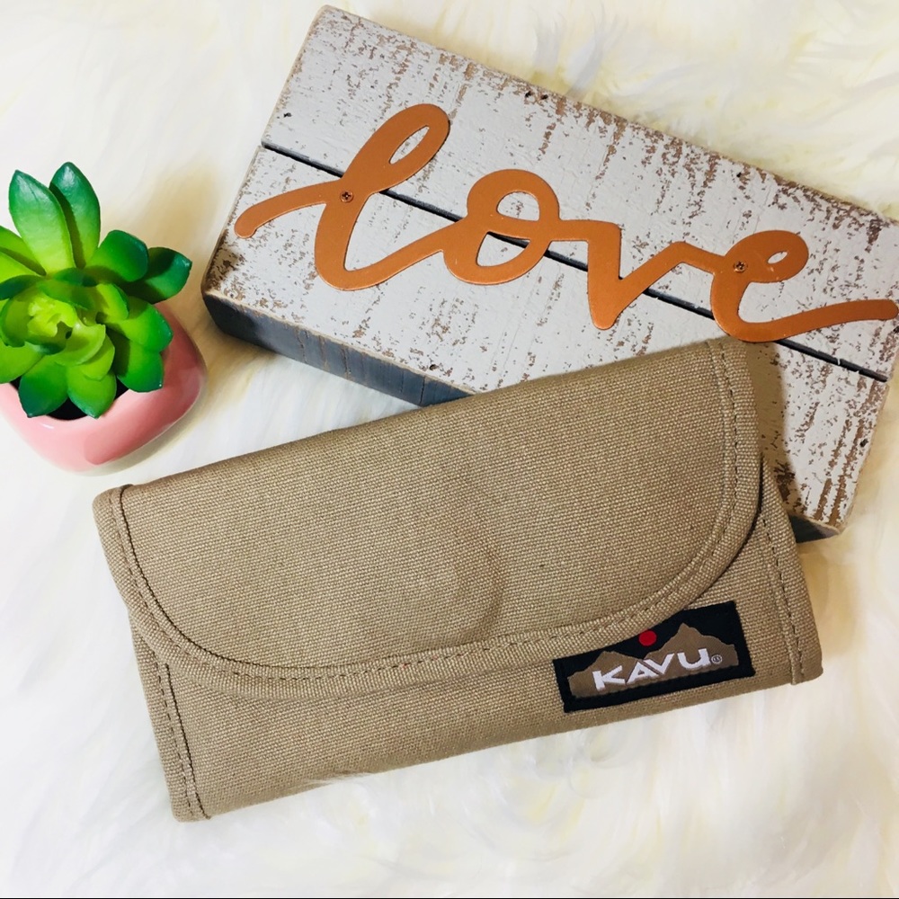 Kavu Wallet NWOT